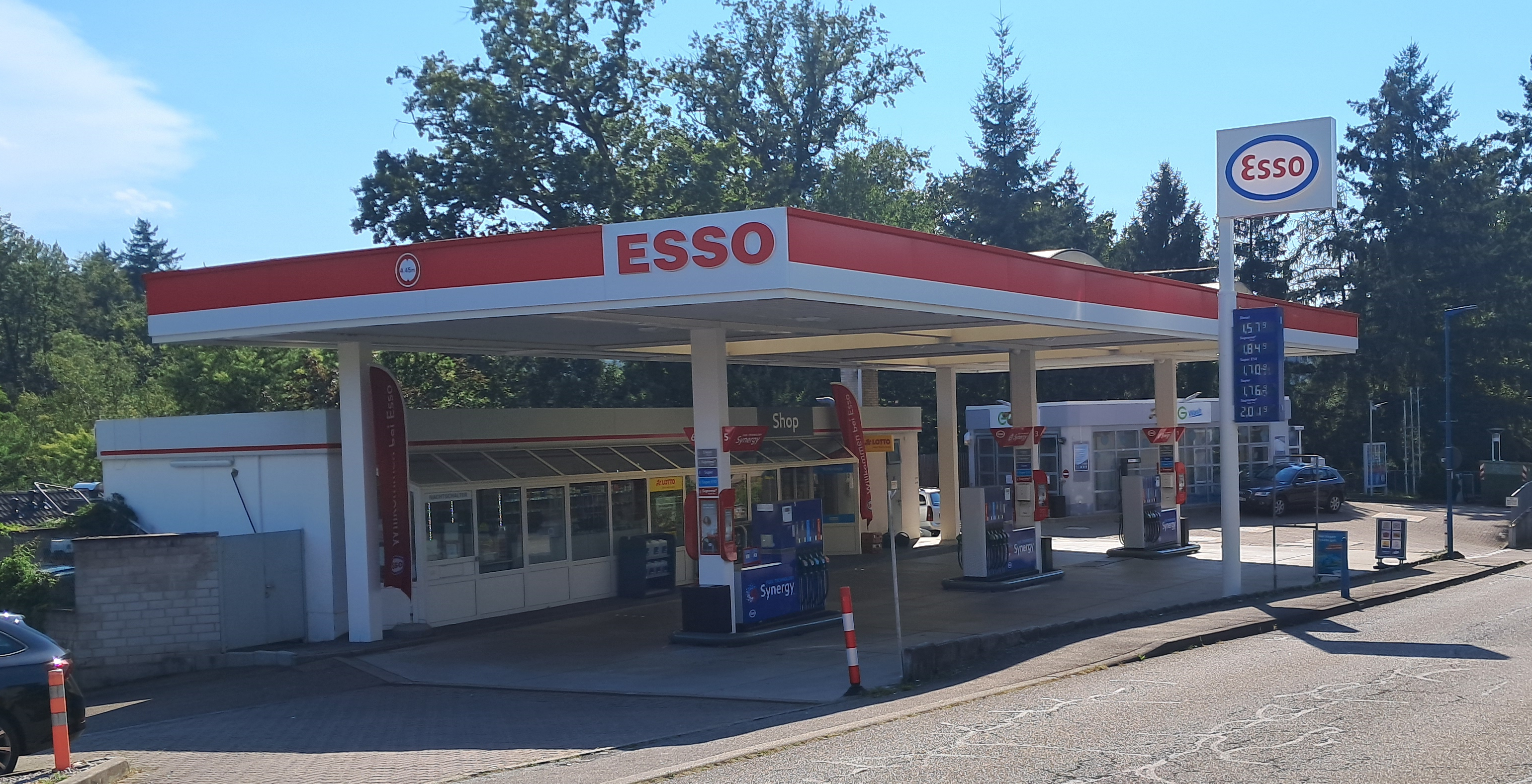 Esso-Tankstelle2